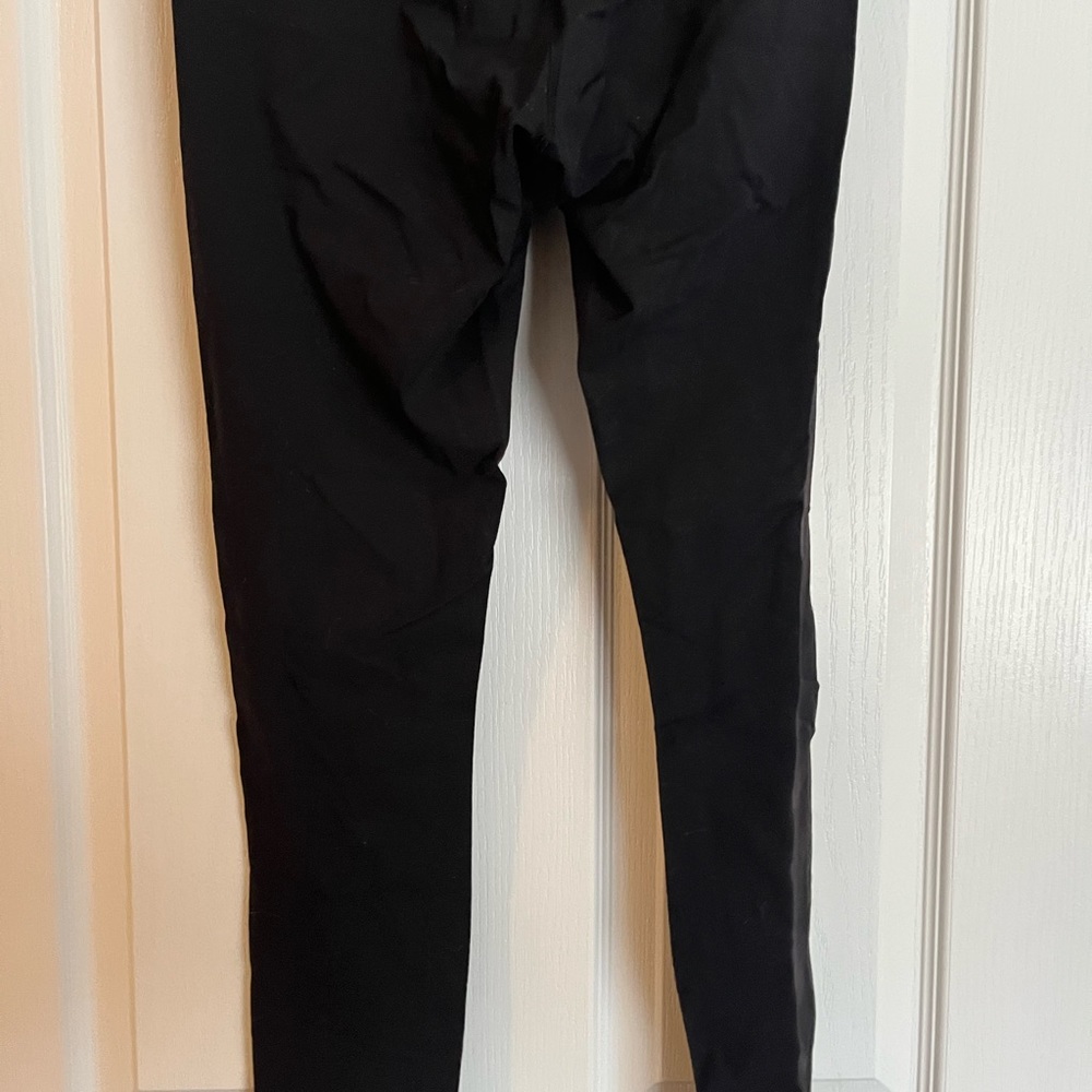 Size 6 lululemons